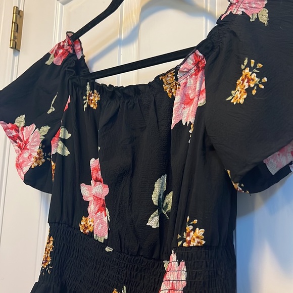 Dress - Picture 2 of 10